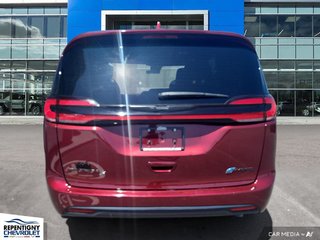 2022 Chrysler Pacifica Hybrid Touring  S  HYBRID PLUG IN in Charlemagne, Quebec - 5 - w320h240px