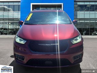 2022 Chrysler Pacifica Hybrid Touring  S  HYBRID PLUG IN in Charlemagne, Quebec - 2 - w320h240px
