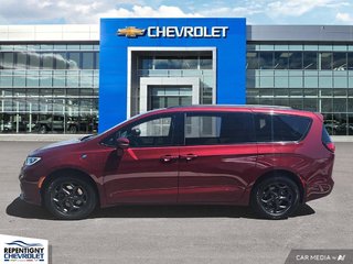 2022 Chrysler Pacifica Hybrid Touring  S  HYBRID PLUG IN in Charlemagne, Quebec - 3 - w320h240px