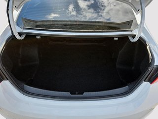 Chevrolet Malibu LS 2024 à Rivière-du-Loup, Québec - 6 - w320h240px