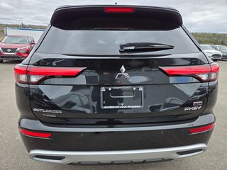 Mitsubishi Outlander Plug-In Hybrid SEL 2025 à Rivière-du-Loup, Québec - 5 - w320h240px