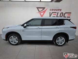 2025 Mitsubishi Outlander Plug-In Hybrid SE