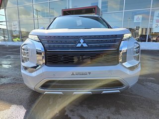 Mitsubishi Outlander Plug-In Hybrid GT 2025 à Rivière-du-Loup, Québec - 2 - w320h240px