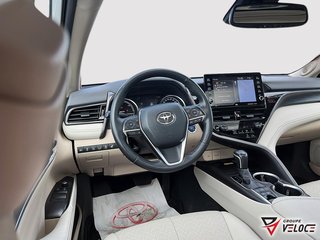 2022 Toyota Camry HYBRIDE XLE in Riviere-du-Loup, Quebec - 6 - w320h240px