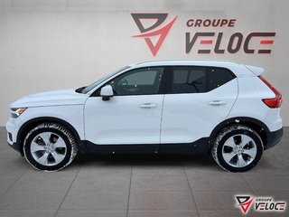 2022 Volvo XC40 *MOMEMTUM CUIR AWD* in Riviere-du-Loup, Quebec - 3 - w320h240px
