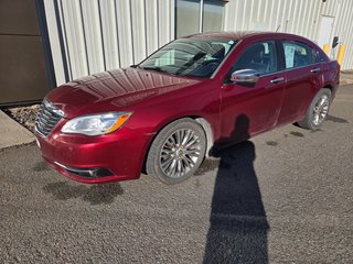 2013 Chrysler 200 LIMITED,AUTOMATIQUE in Riviere-Du-Loup, Quebec - 2 - w320h240px