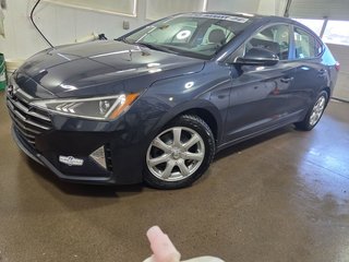 Hyundai Elantra Preferred w/Sun & Safety Package 2020 à Riviere-Du-Loup, Québec - 2 - w320h240px