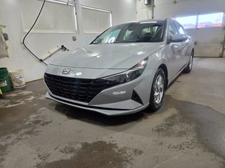 Hyundai Elantra Essential,CRUISE,A/C,CAMERA RECUL 2022 à Riviere-Du-Loup, Québec - 2 - w320h240px