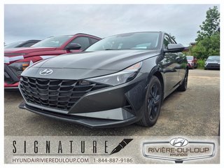 2023 Hyundai Elantra Preferred in Riviere-Du-Loup, Quebec - 3 - w320h240px
