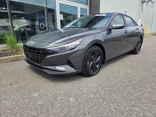 Hyundai Elantra Preferred 2023 à Riviere-Du-Loup, Québec - 2 - w320h240px