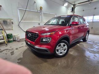 2022 Hyundai Venue ESSENTIEL,FWD,A/C,CRUISE,SIEGES CHAUFFANT in Riviere-Du-Loup, Quebec - 2 - w320h240px