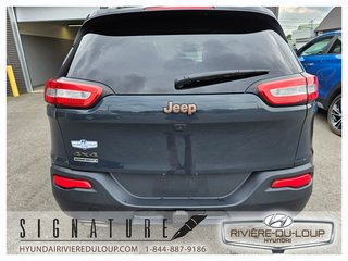 2017  Cherokee 75th Anniversary,AWD in Riviere-Du-Loup, Quebec - 6 - w320h240px