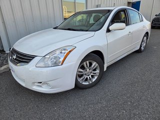 2011 Nissan Altima 2.5S SPECIAL EDITION in Riviere-Du-Loup, Quebec - 2 - w320h240px