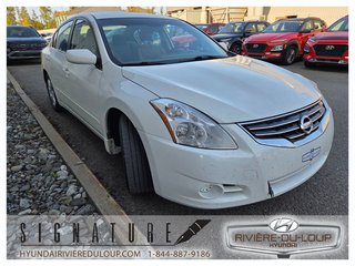 2011 Nissan Altima 2.5S SPECIAL EDITION in Riviere-Du-Loup, Quebec - 4 - w320h240px