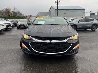 Chevrolet Malibu RS 2022 à Cowansville, Québec - 2 - w320h240px