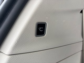 2022 Chrysler Grand Caravan SXT in Cowansville, Quebec - 6 - w320h240px