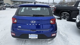 2022 Hyundai Venue Essential in Cowansville, Quebec - 4 - w320h240px