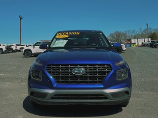 Hyundai Venue Essential 2022 à Cowansville, Québec - 2 - w320h240px