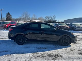 2017 Toyota Corolla CE in Cowansville, Quebec - 4 - w320h240px