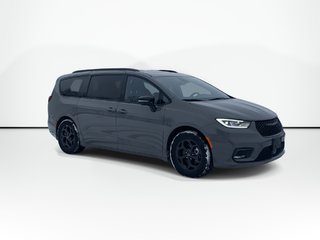 2025 Chrysler Pacifica in Antigonish, Nova Scotia - 2 - w320h240px