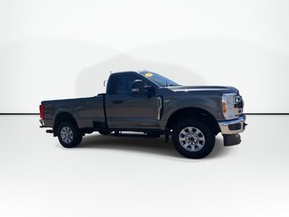 Ford SUPER DUTY F-350 SRW XLT 2023 à Saint John, Nouveau-Brunswick - 2 - w320h240px