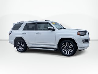 Toyota 4RUNNER SR5 | 4WD | V6 | Bluetooth 2018 à Saint John, Nouveau-Brunswick - 2 - w320h240px