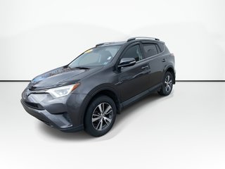 Toyota RAV4 LE | Cam | HtdSeats | Cruise | AUX | TPMS 2018 à Saint John, Nouveau-Brunswick - 4 - w320h240px