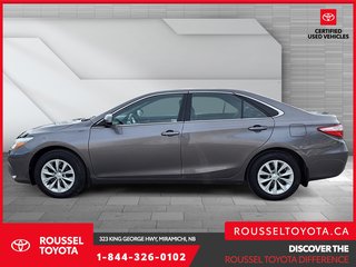 2017 Toyota Camry LE in Miramichi, New Brunswick - 5 - w320h240px
