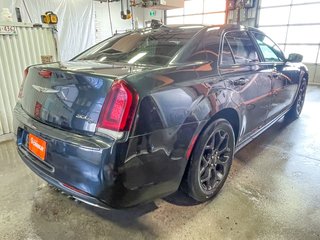 2019 Chrysler 300 in St-Jérôme, Quebec - 8 - w320h240px