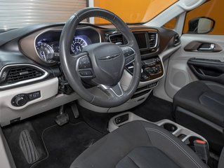 Chrysler Grand Caravan  2022 à St-Jérôme, Québec - 2 - w320h240px