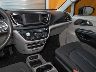 Chrysler Grand Caravan  2022 à St-Jérôme, Québec - 20 - w320h240px