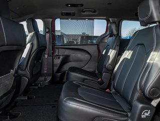 2025 Chrysler Grand Caravan in St-Jérôme, Quebec - 25 - w320h240px