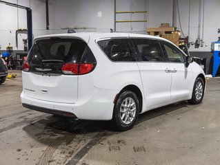 Chrysler Grand Caravan  2025 à St-Jérôme, Québec - 8 - w320h240px