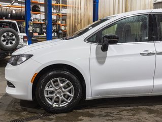 Chrysler Grand Caravan  2025 à St-Jérôme, Québec - 32 - w320h240px