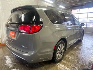 2020 Chrysler Pacifica Hybrid in St-Jérôme, Quebec - 8 - w320h240px