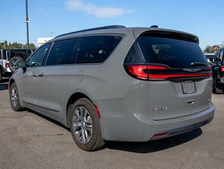 Chrysler Pacifica Hybrid  2023 à St-Jérôme, Québec - 2 - w320h240px