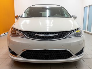 Chrysler Pacifica  2017 à St-Jérôme, Québec - 4 - w320h240px