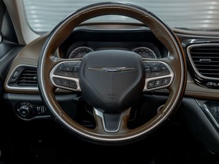 Chrysler Pacifica  2017 à St-Jérôme, Québec - 12 - w320h240px