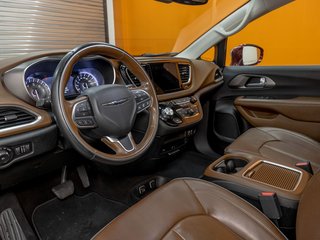 Chrysler Pacifica  2017 à St-Jérôme, Québec - 2 - w320h240px