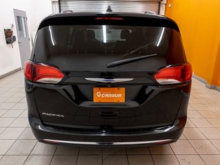 Chrysler Pacifica  2018 à St-Jérôme, Québec - 8 - w320h240px