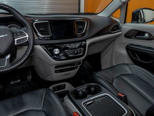 Chrysler Pacifica  2018 à St-Jérôme, Québec - 21 - w320h240px