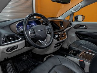 Chrysler Pacifica  2018 à St-Jérôme, Québec - 2 - w320h240px