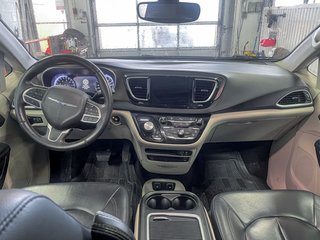 2018 Chrysler Pacifica in St-Jérôme, Quebec - 12 - w320h240px