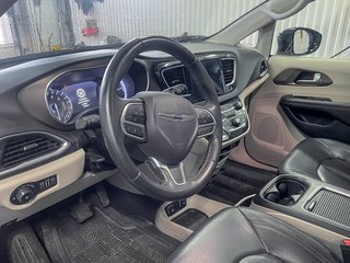 2018 Chrysler Pacifica in St-Jérôme, Quebec - 4 - w320h240px