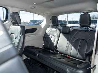 2022 Chrysler Pacifica in St-Jérôme, Quebec - 31 - w320h240px