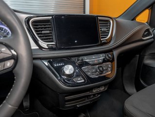 Chrysler Pacifica  2022 à St-Jérôme, Québec - 20 - w320h240px