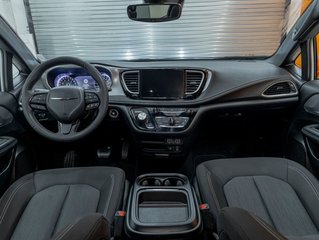 Chrysler Pacifica  2022 à St-Jérôme, Québec - 11 - w320h240px