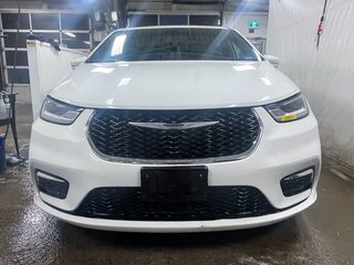 2022 Chrysler Pacifica in St-Jérôme, Quebec - 4 - w320h240px