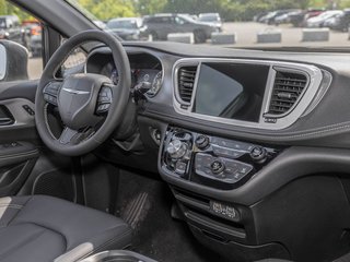 2023 Chrysler Pacifica in St-Jérôme, Quebec - 28 - w320h240px