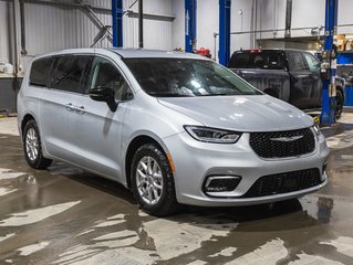 2024 Chrysler Pacifica in St-Jérôme, Quebec - 9 - w320h240px